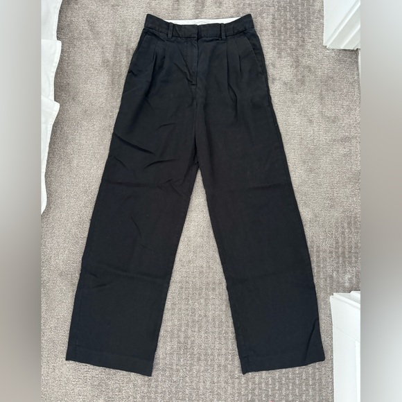Aritzia Pants - Aritzia effortless pants